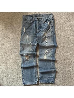 American Eagle Men’s size 29x32 Straight Leg Distressed Blue Jeans